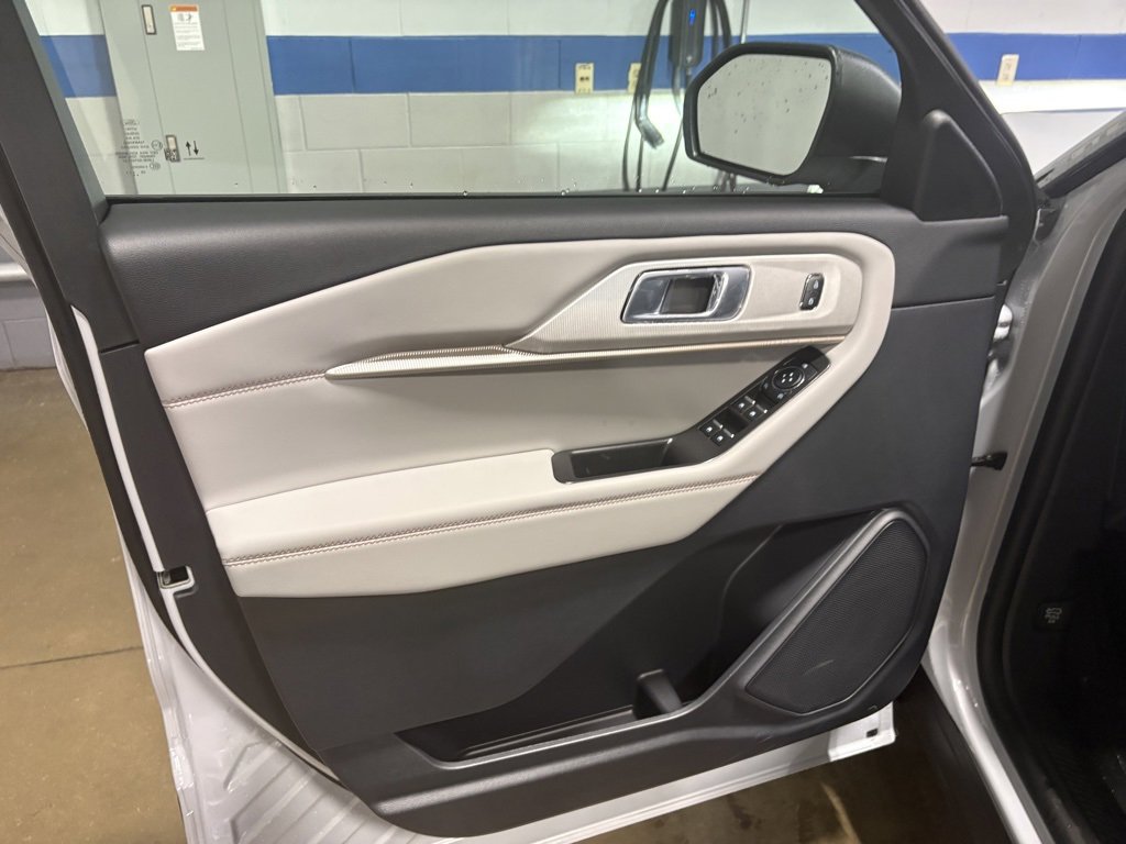 New 2026 Ford Explorer Active w/ Active Comfort Package image 15