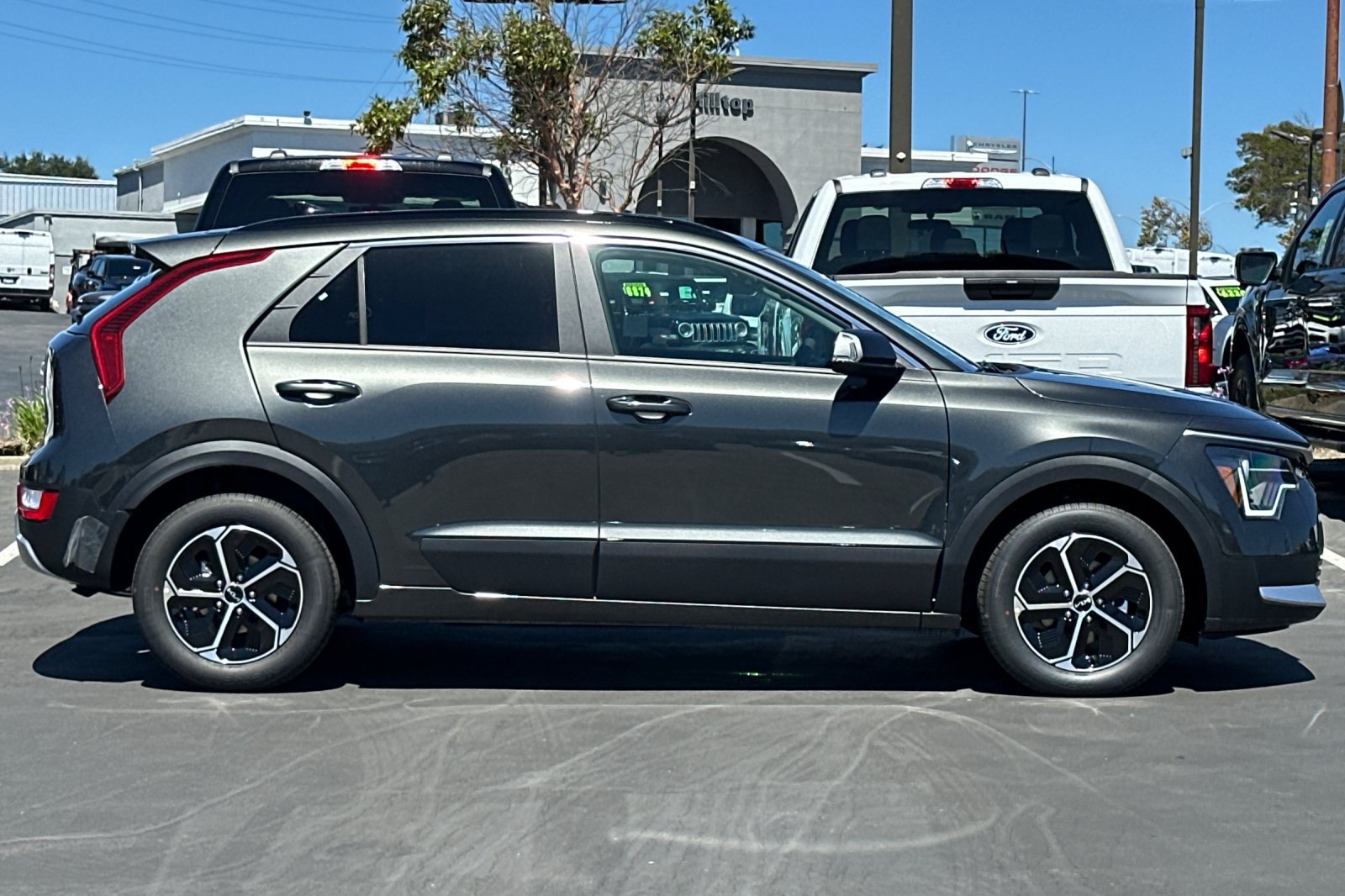 New 2026 Kia Niro EX FWD image 3