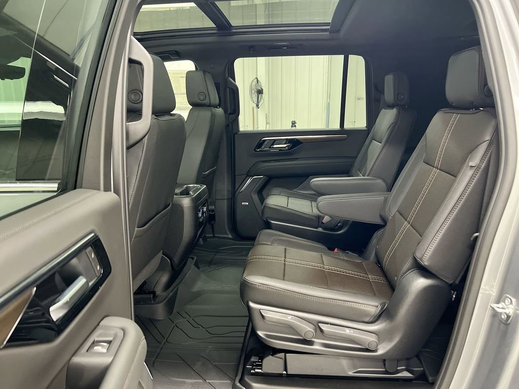 New 2026 Chevrolet Suburban High Country image 24
