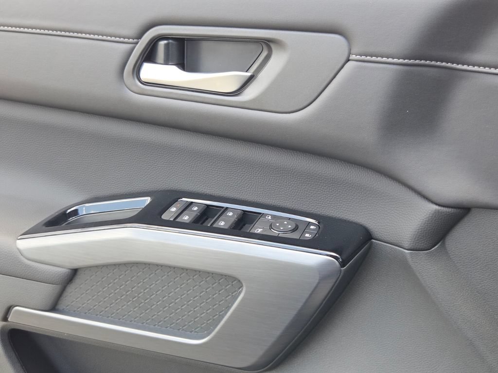 New 2026 Nissan Pathfinder SL FWD image 26