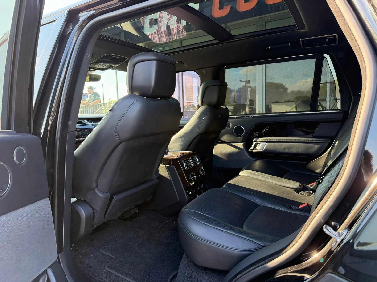 Used 2018 Land Rover Range Rover Long Wheelbase Supercharged AWD/4WD image 13