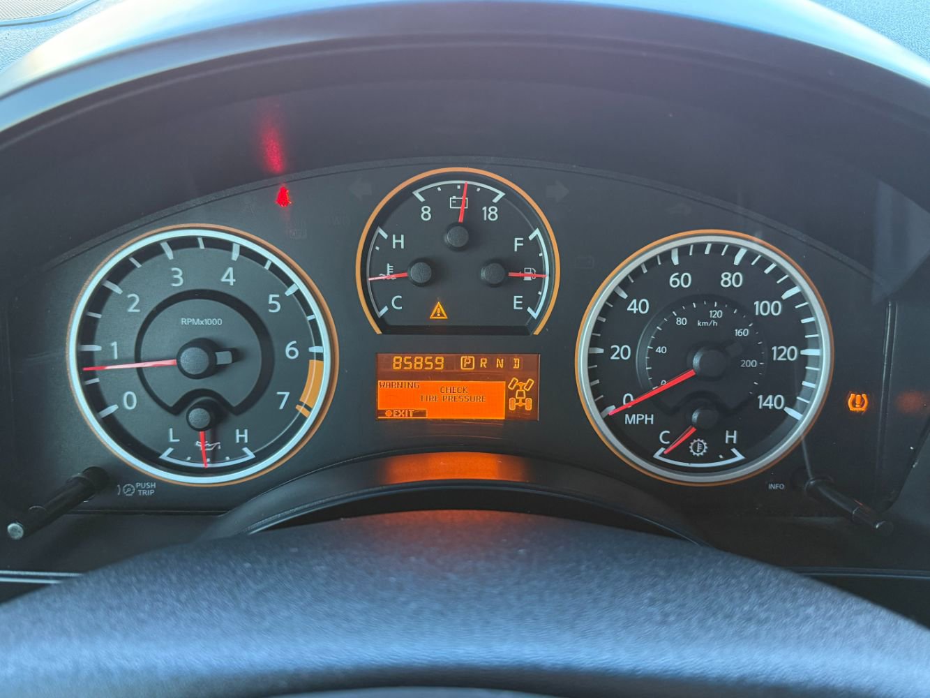 Used 2015 Nissan Titan SV w/ SV Value Truck Package image 12