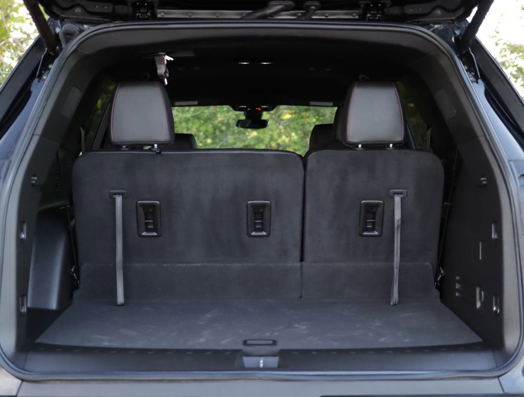 Used 2023 Chevrolet Traverse RS FWD image 31
