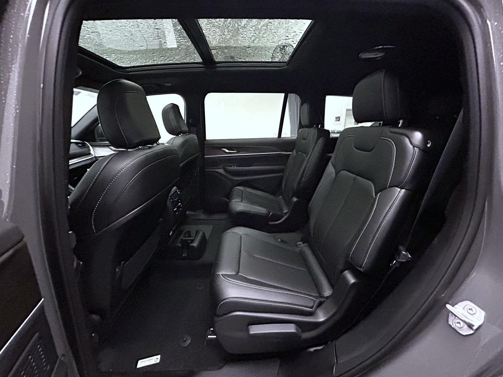 New 2027 Jeep Grand Cherokee L Limited AWD/4WD image 19