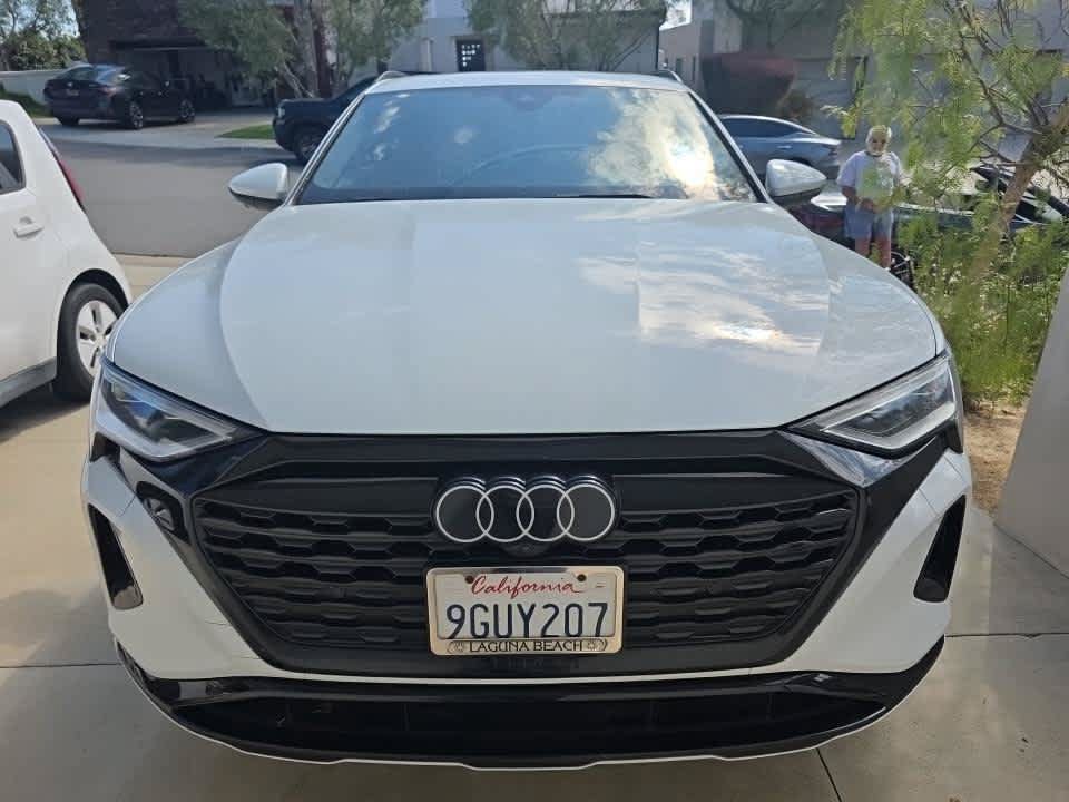 Used 2024 Audi Q8 e-tron Premium Plus w/ Premium Plus Package AWD/4WD image 2