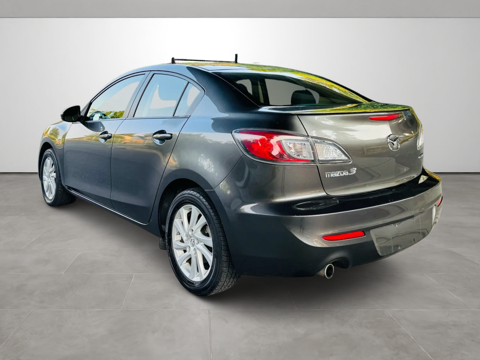 Used 2012 MAZDA MAZDA3 i Touring FWD image 3