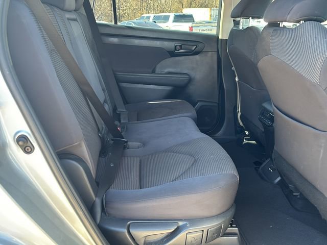Used 2020 Toyota Highlander LE image 13