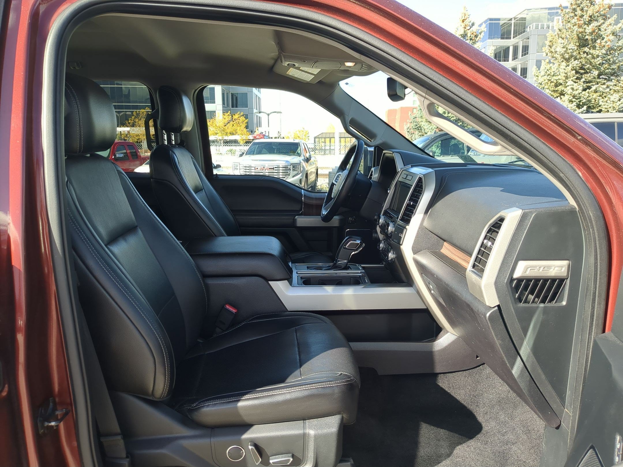 Used 2017 Ford F150 Lariat w/ Equipment Group 501A Mid AWD/4WD image 28