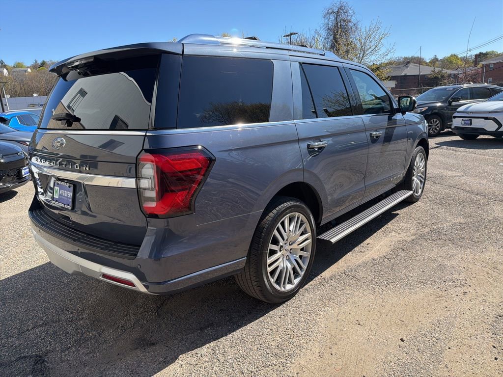 Used 2023 Ford Expedition Platinum AWD/4WD image 7