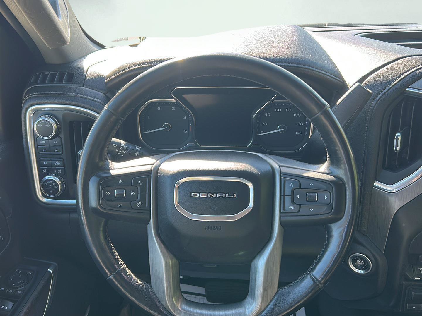 Used 2022 GMC Sierra 2500 Denali w/ Denali Ultimate Package AWD/4WD image 10