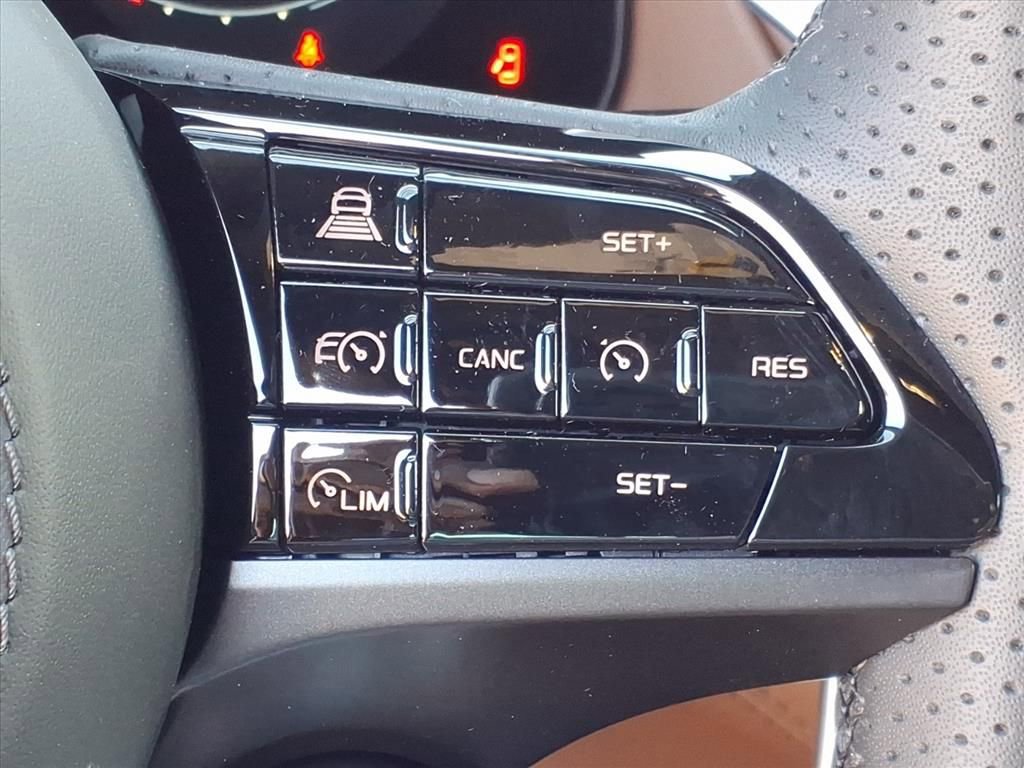 New 2026 Maserati Grecale Modena image 18