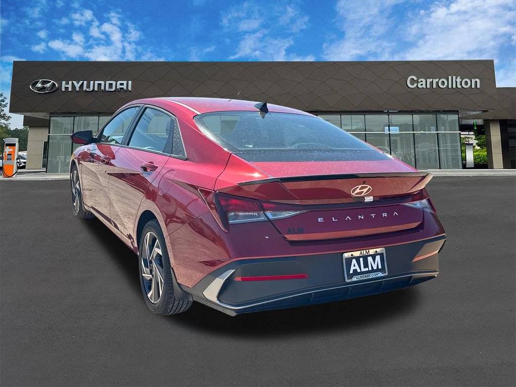Used 2025 Hyundai Elantra Sport FWD image 7