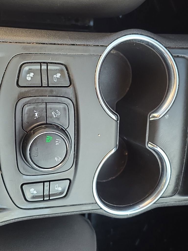 Used 2022 GMC Terrain SLT image 33