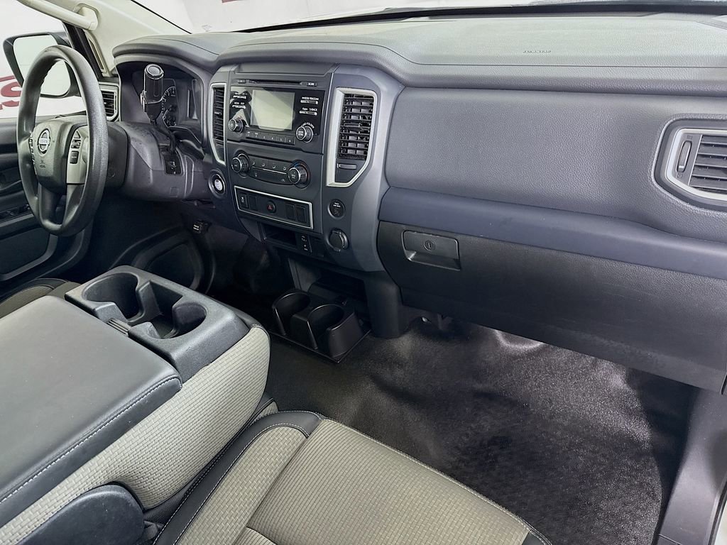 Used 2017 Nissan Titan S image 29