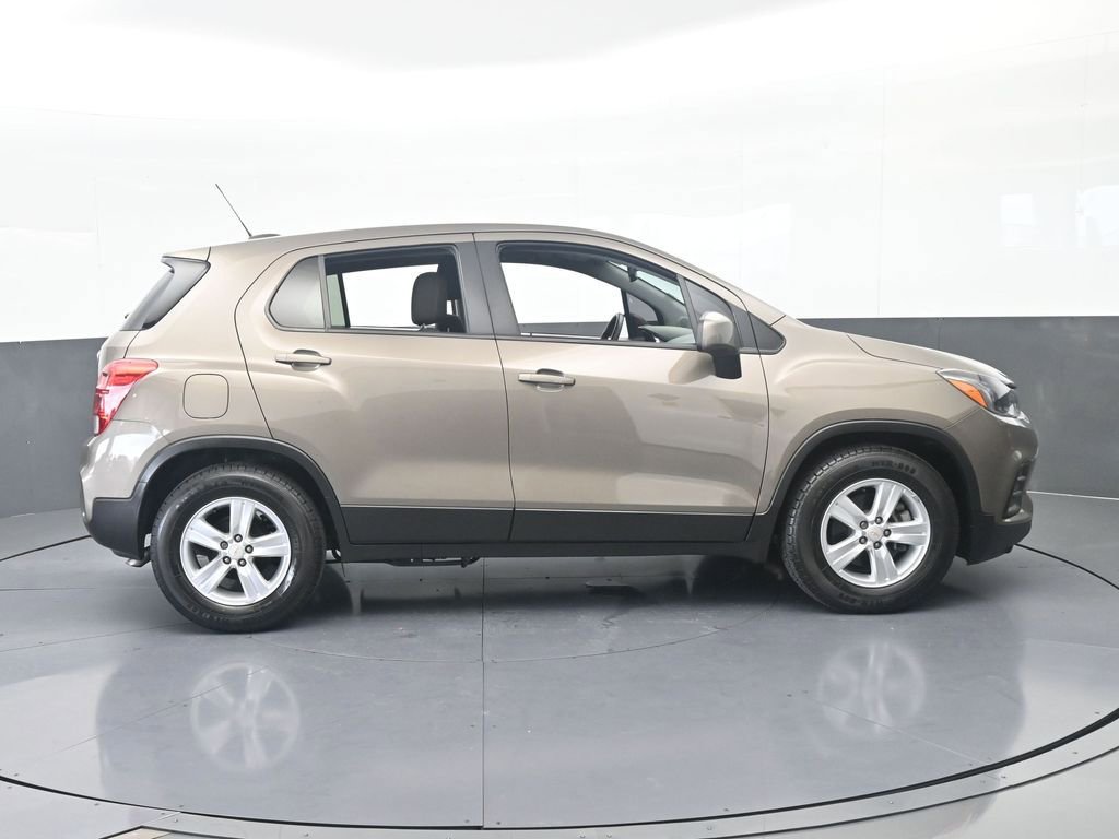 Used 2021 Chevrolet Trax LS w/ Tint and Cruise Package FWD image 7