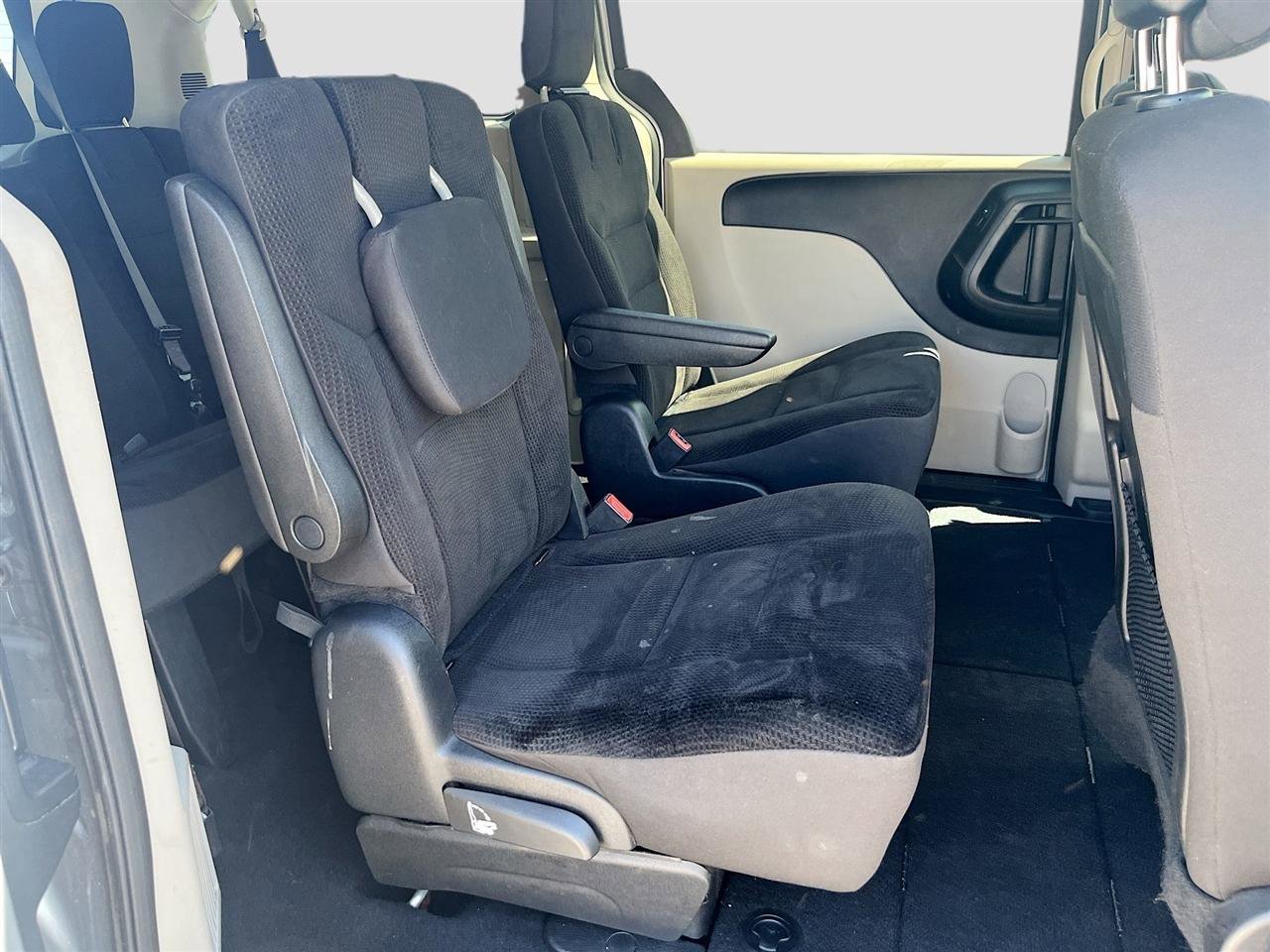 Used 2019 Dodge Grand Caravan SE image 27