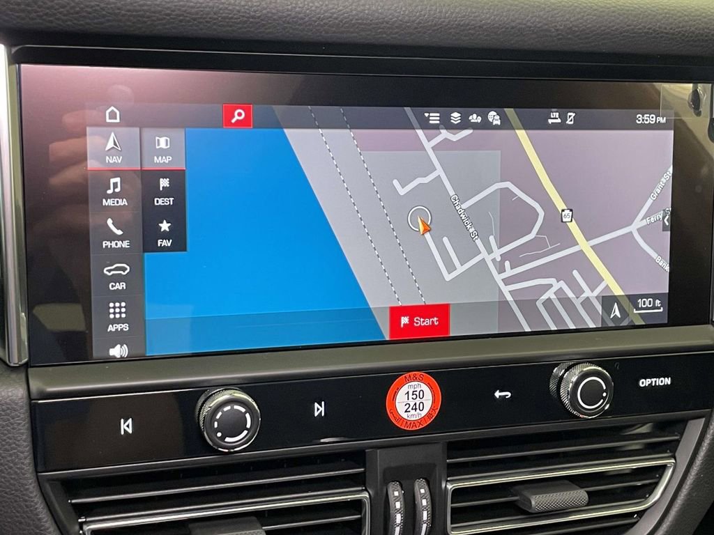 New 2025 Porsche Macan Base image 30