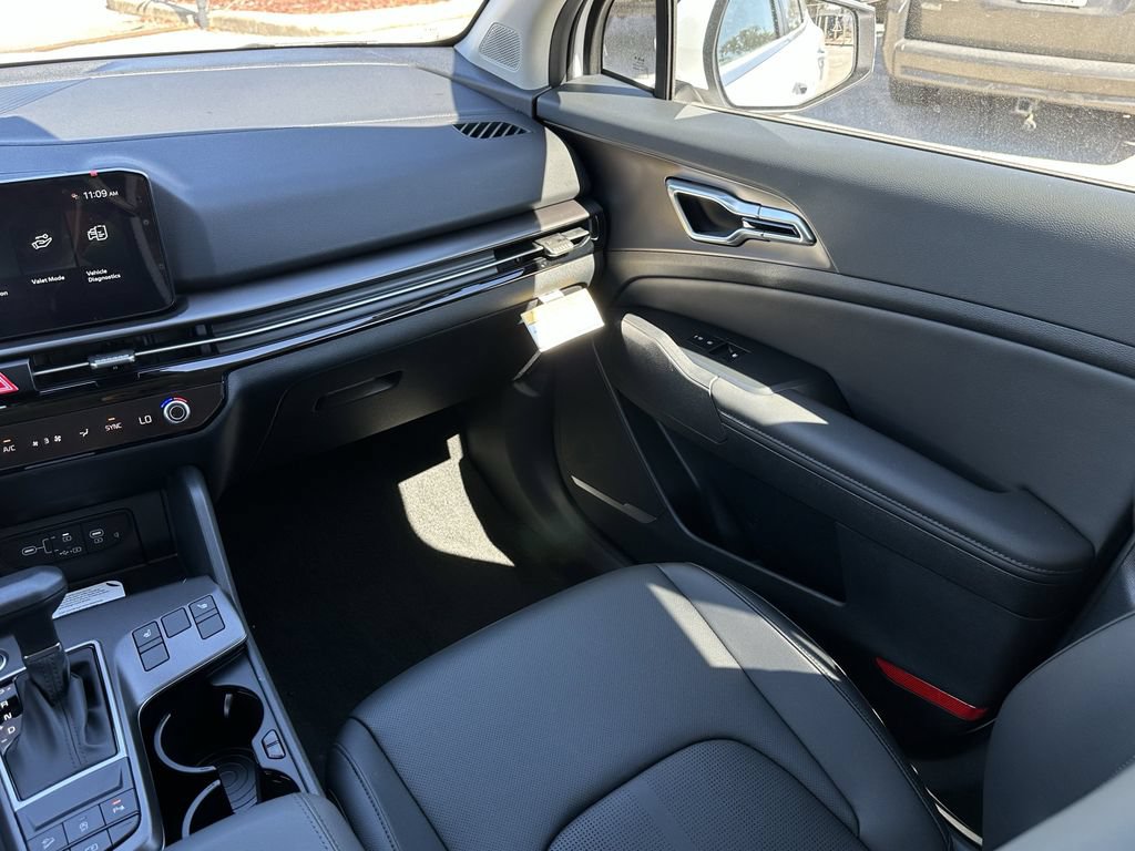 New 2026 Kia Sportage EX w/ EX Panorama Roof Package FWD image 17