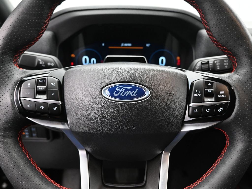 Used 2025 Ford Explorer ST-Line w/ ST-Line Street Pack image 12