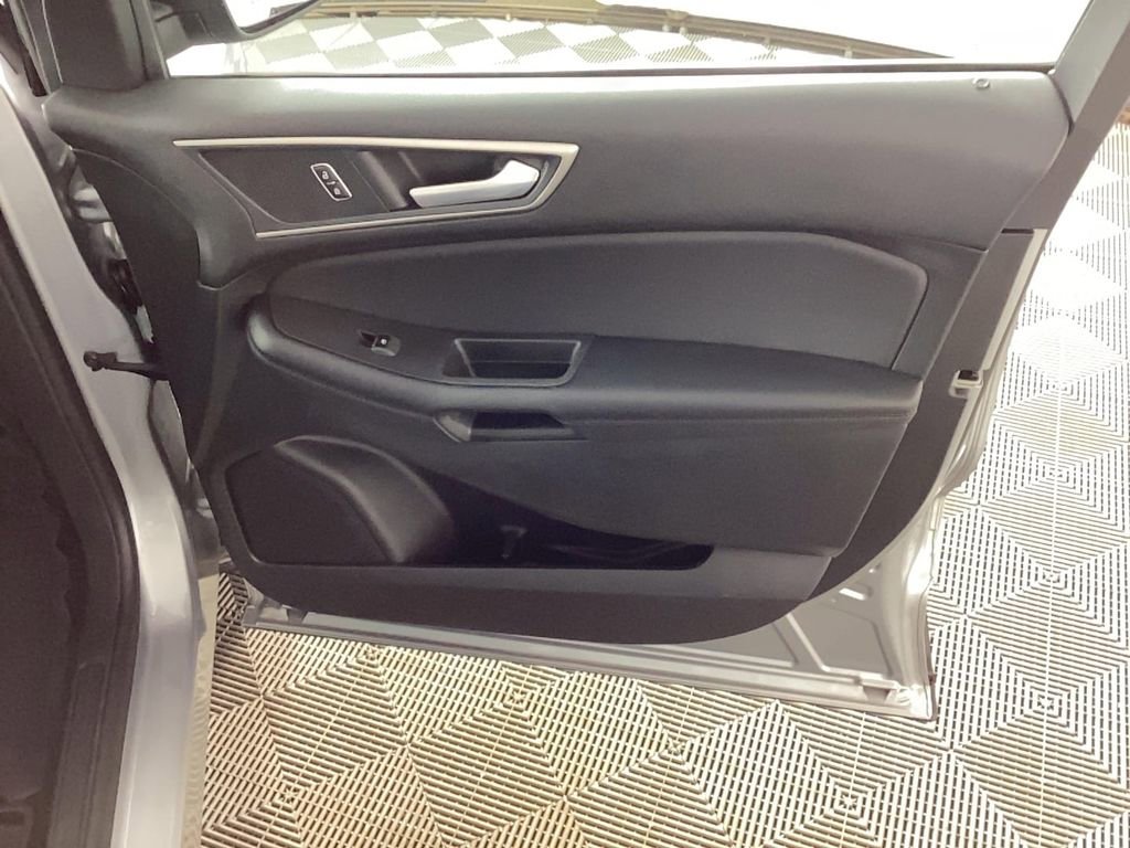 Used 2024 Ford Edge SEL image 10