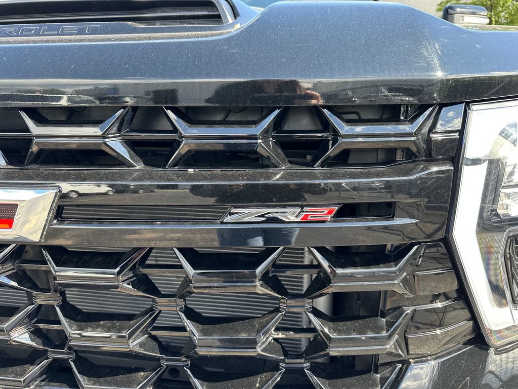 Used 2024 Chevrolet Silverado 2500 ZR2 w/ Technology Package AWD/4WD image 11