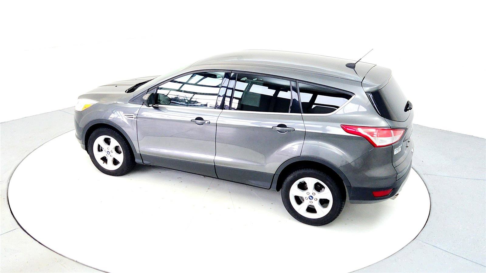 Used 2015 Ford Escape SE image 16