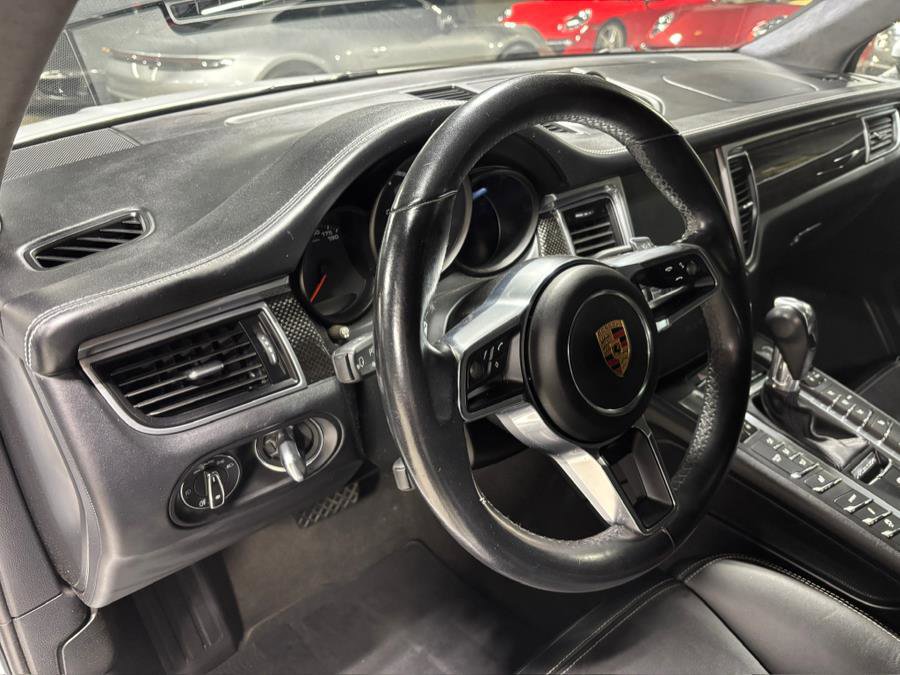 Used 2018 Porsche Macan Turbo image 20