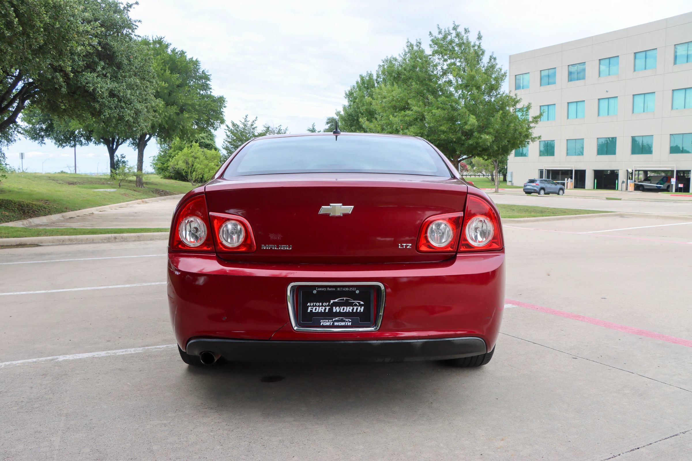 Used 2009 Chevrolet Malibu LTZ FWD image 6