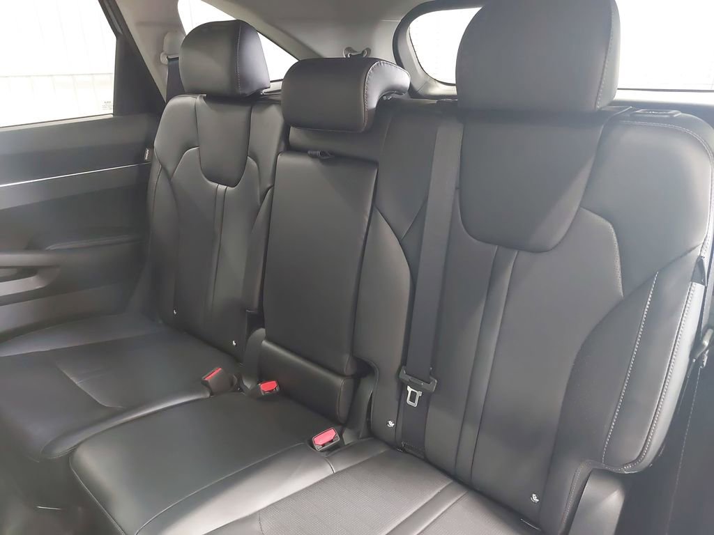 Used 2024 Kia Sorento S w/ Panoramic Sunroof Package image 14