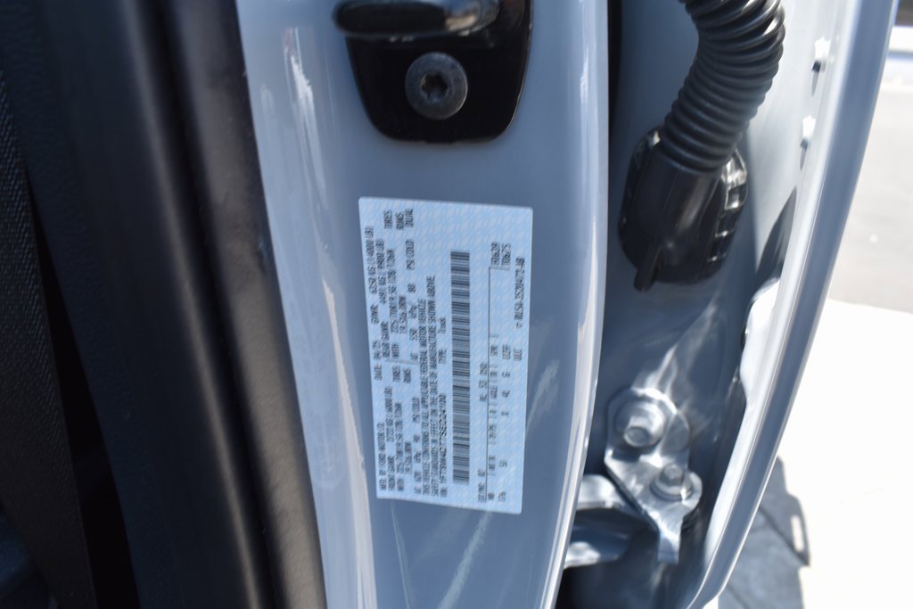 Used 2025 Ford F450 Lariat w/ FX4 Off-Road Package image 32
