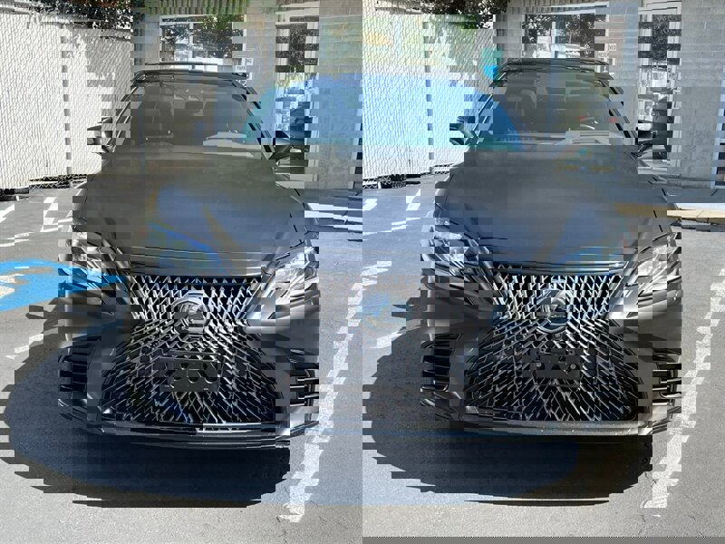 Used 2018 Lexus LS 500 AWD w/ Luxury Package image 2