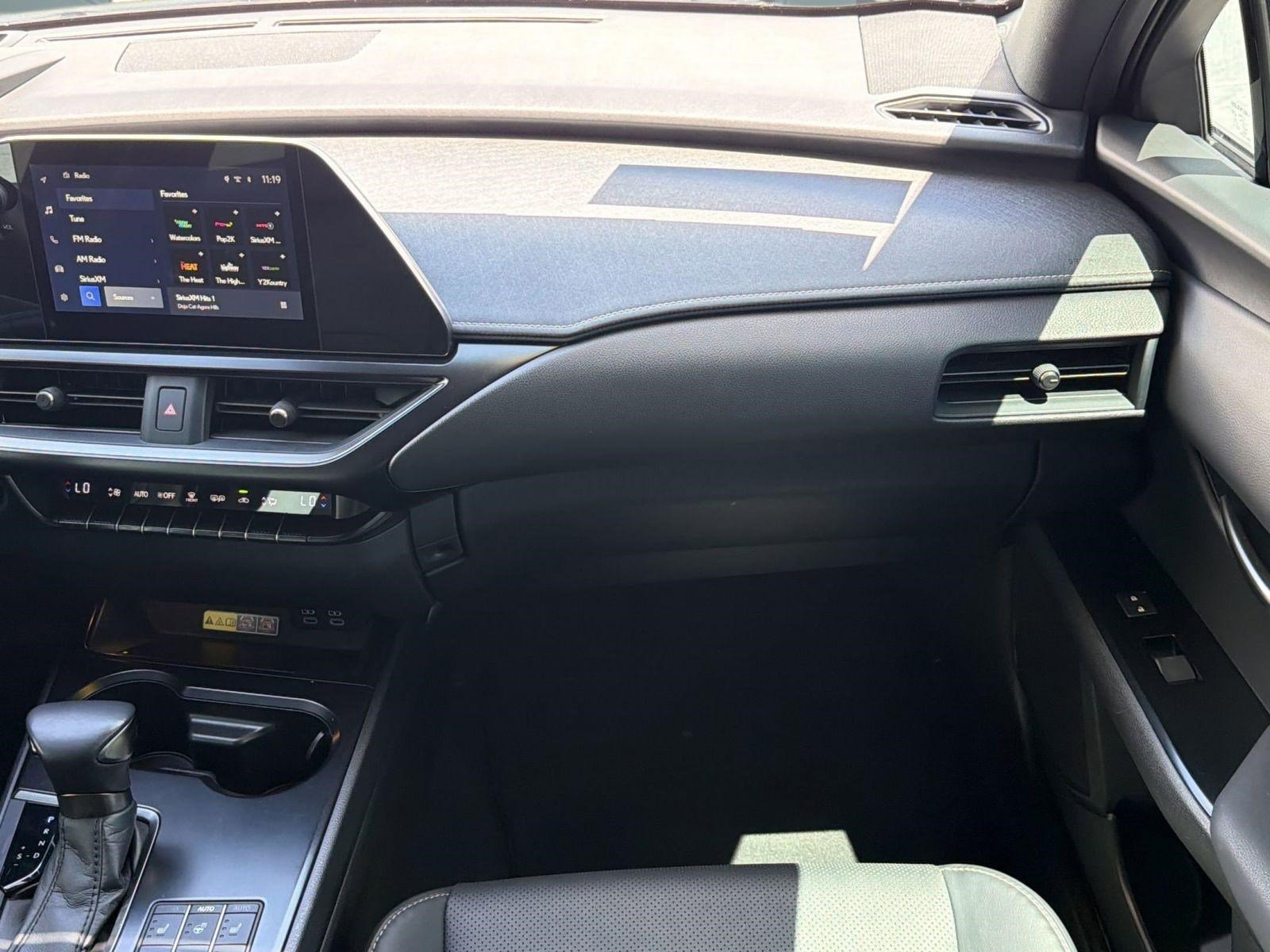 Used 2024 Lexus UX 250h F Sport FWD image 28