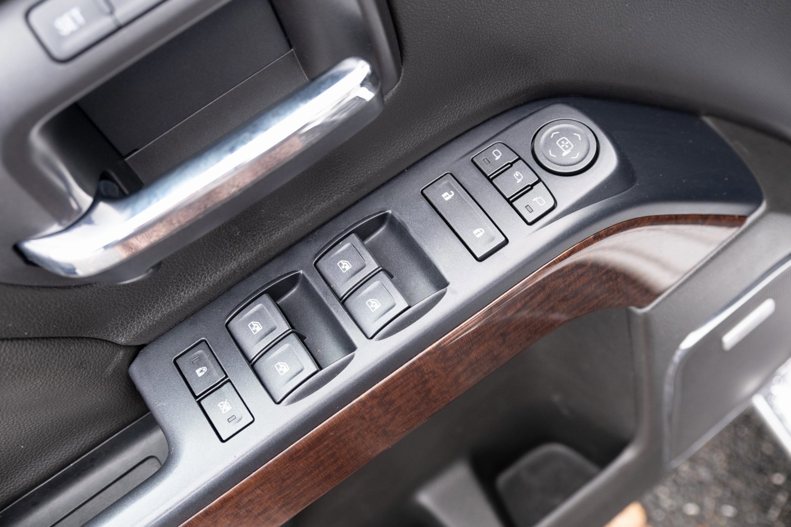 Used 2018 GMC Sierra 1500 SLT image 16