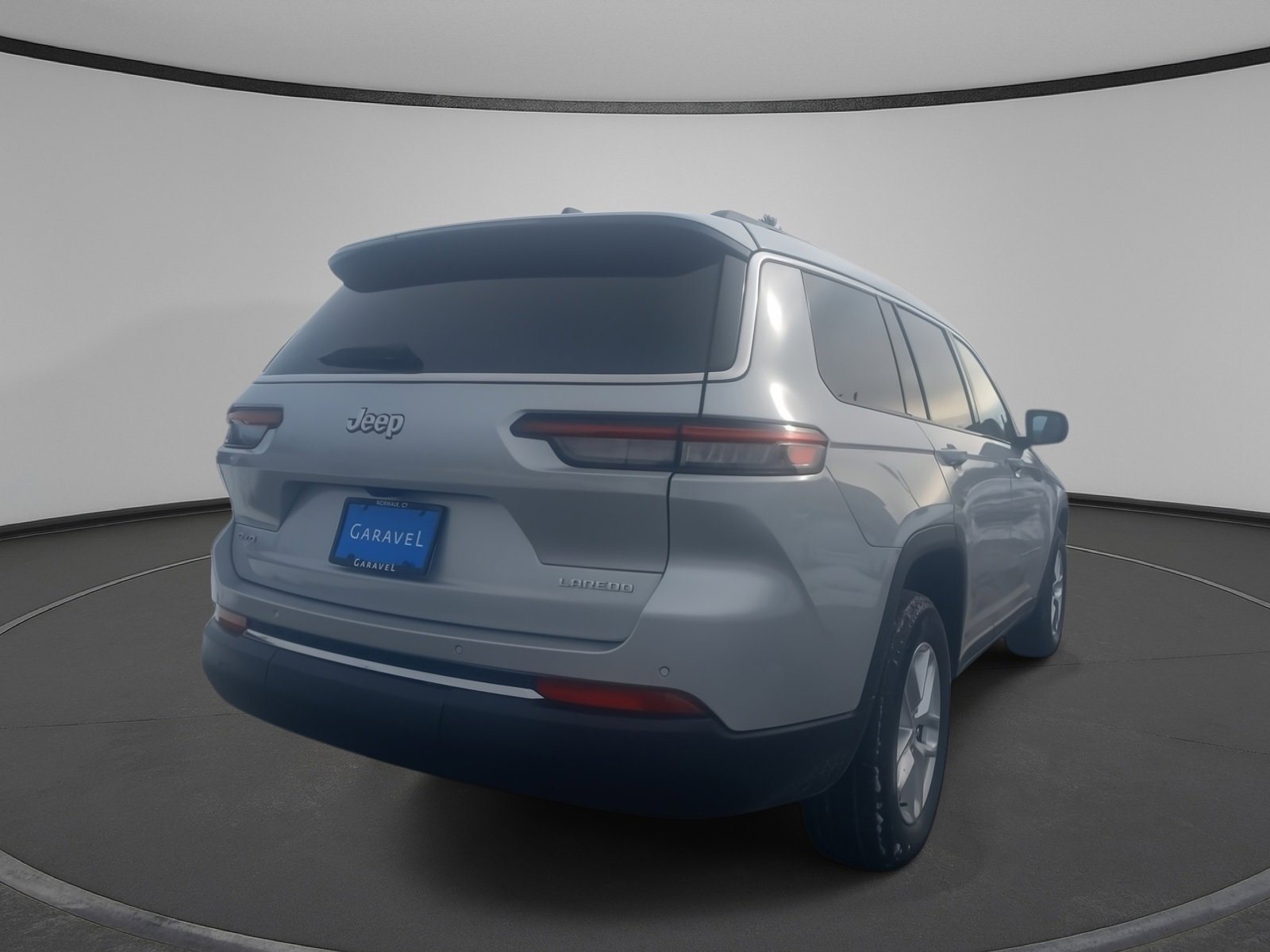 Used 2024 Jeep Grand Cherokee L Laredo w/ Luxury Tech Group I image 6