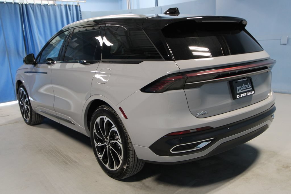 Used 2026 Lincoln Nautilus Reserve AWD/4WD image 38