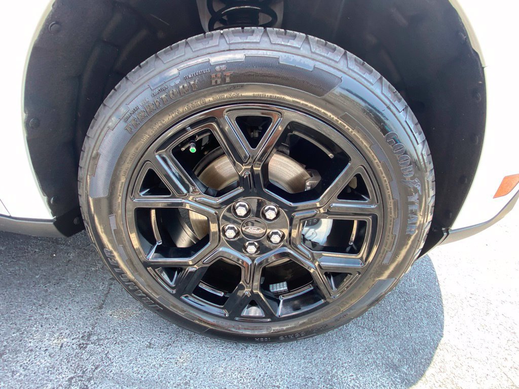 Certified 2025 Ford Maverick XLT w/ Black Appearance Package AWD/4WD image 29