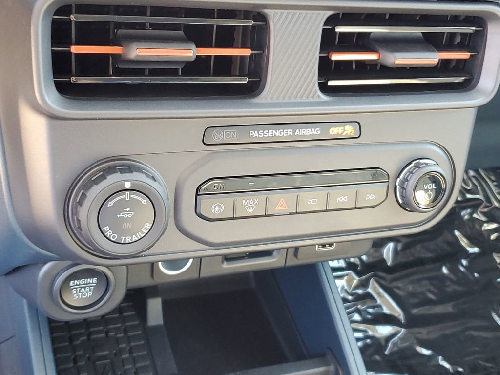 New 2025 Ford Maverick Lariat image 24