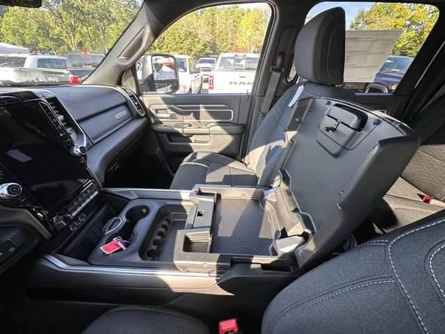 New 2026 RAM 3500 Big Horn AWD/4WD image 23