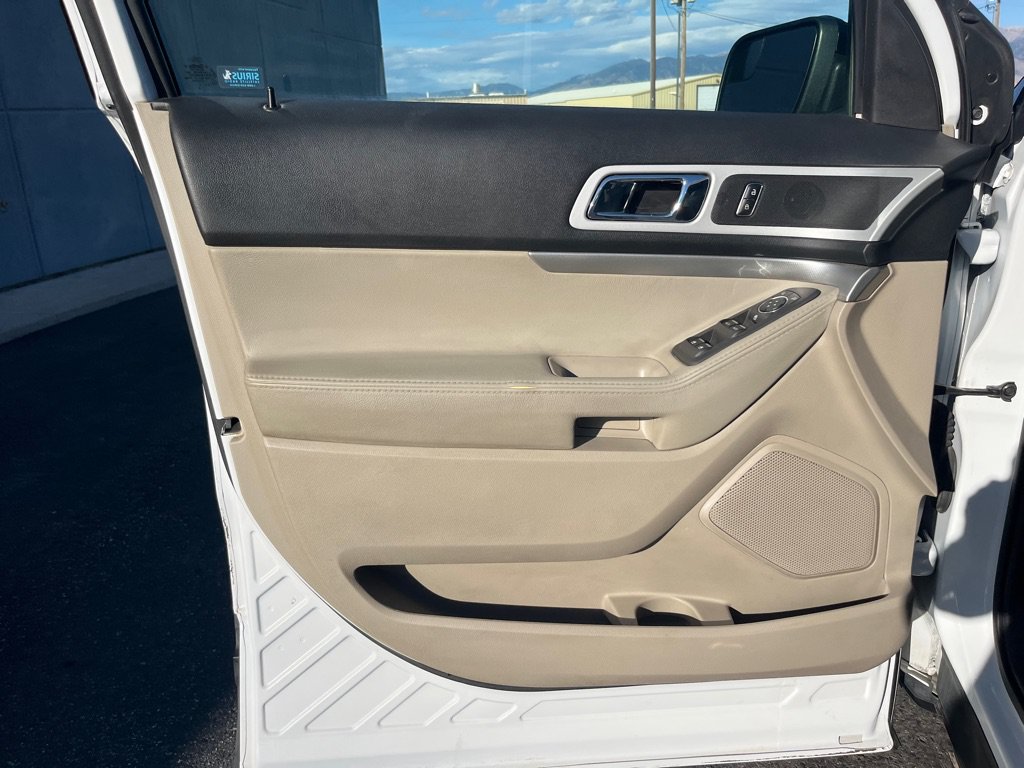 Used 2014 Ford Explorer XLT AWD/4WD image 11