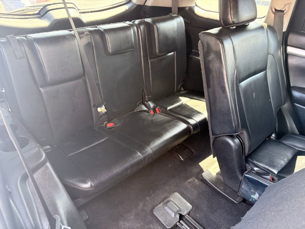 Used 2019 Toyota Highlander XLE image 12