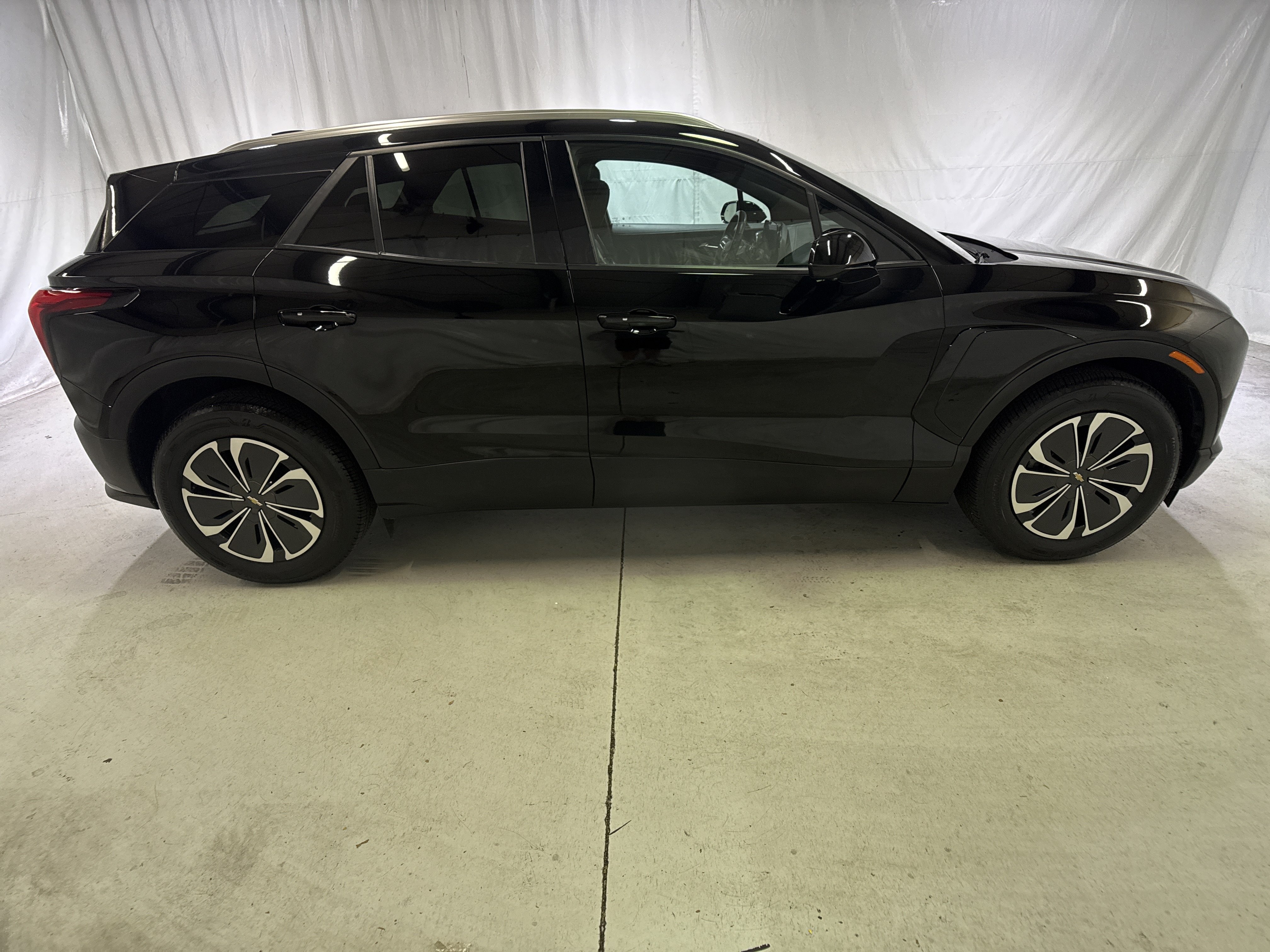 Certified 2024 Chevrolet Blazer EV LT AWD/4WD image 12