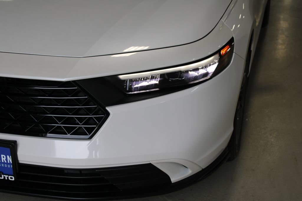 Used 2023 Honda Accord EX image 2
