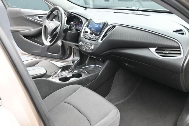 Used 2024 Chevrolet Malibu LT FWD image 24