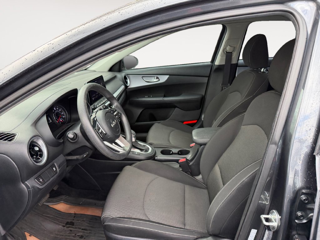 Used 2024 Kia Forte LXS FWD image 9