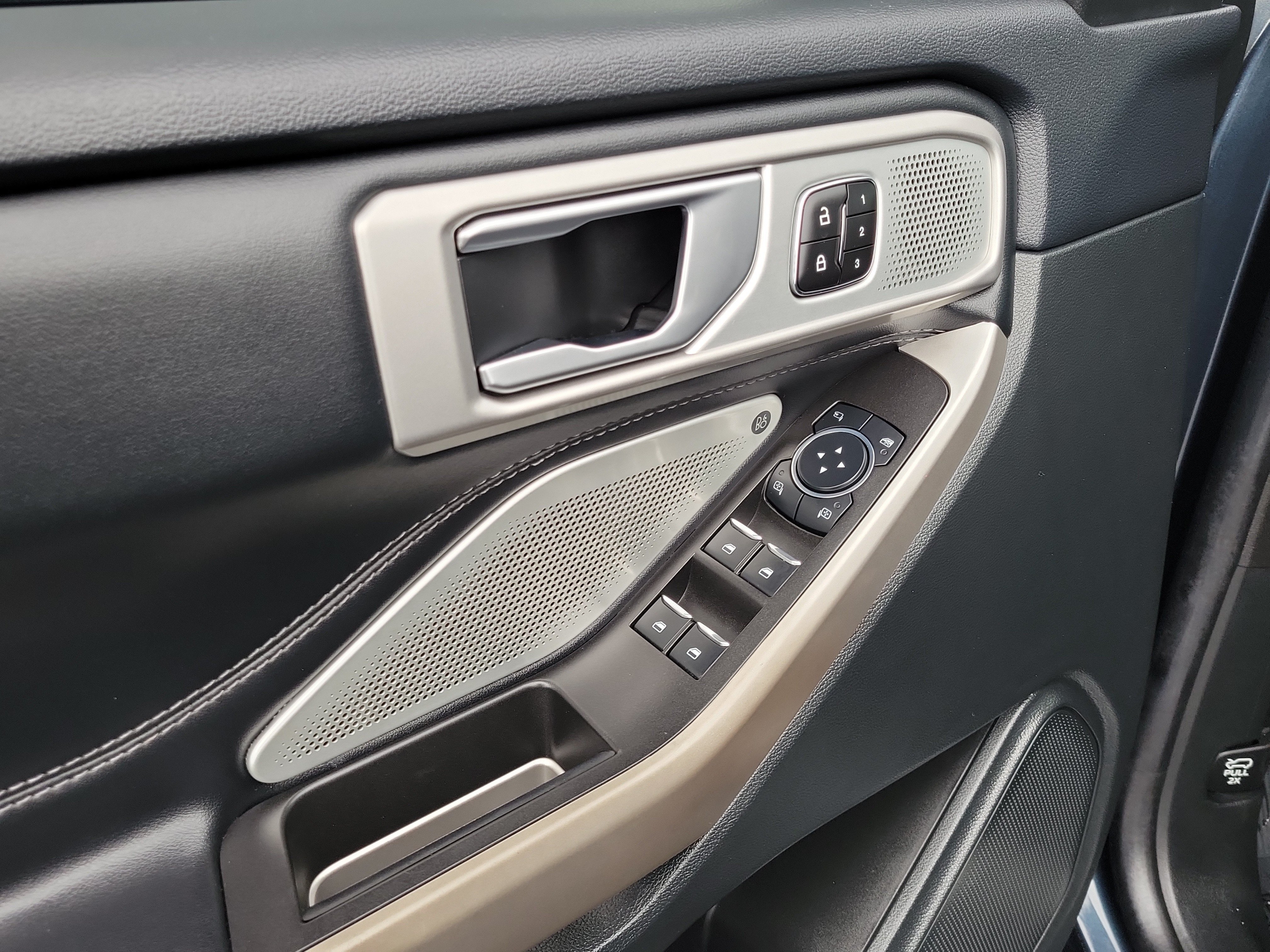 Certified 2023 Ford Explorer Limited w/ Limited Technology Package RWD image 21