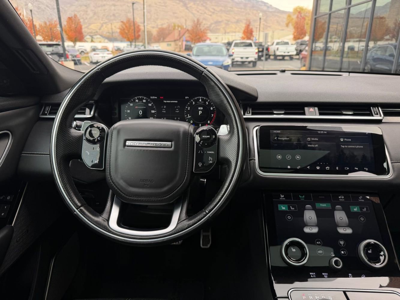 Used 2018 Land Rover Range Rover Velar R-Dynamic HSE image 11