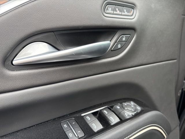 Used 2023 Cadillac Escalade ESV Premium Luxury AWD/4WD image 16