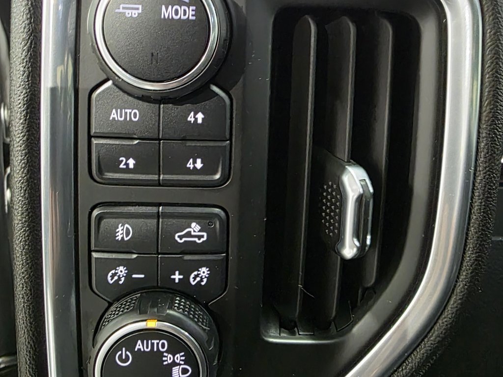 Used 2020 Chevrolet Silverado 1500 RST image 37