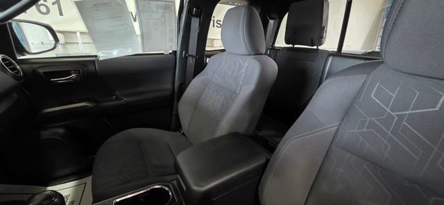 Used 2017 Toyota Tacoma TRD Sport image 22