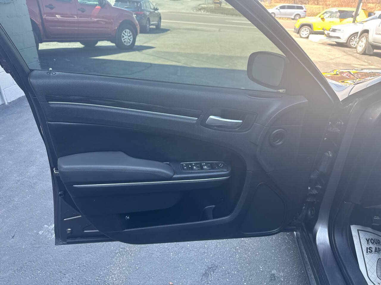 Used 2015 Chrysler 300 Limited RWD image 15
